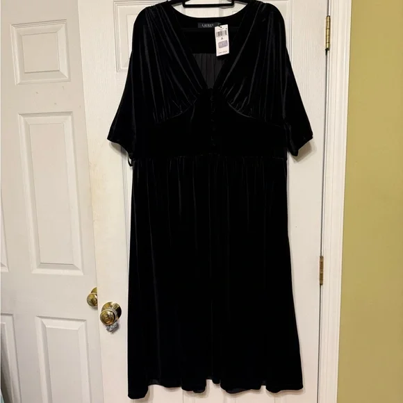 Ralph Lauren Black Velvet Short Sleeve Midi Dress - Picture 3 of 9